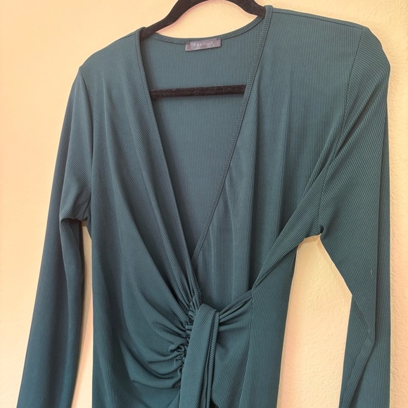 Elegant Teal Long-Sleeve Dress - Picture 5 of 6